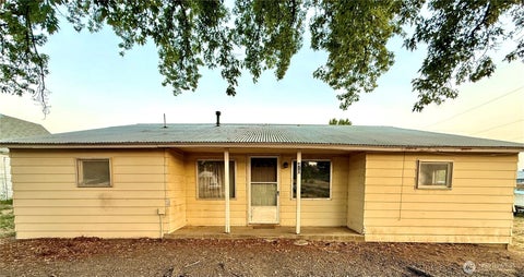 Photo of 410 W Glover Street, Harrington, WA 99134 (MLS # 2579501)