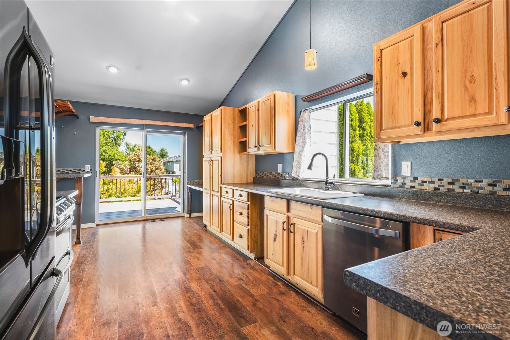 110 6th Ave SW
