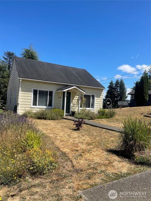 Photo of 1143 Ballentine Street, Raymond, WA 98577 (MLS # 2416274)