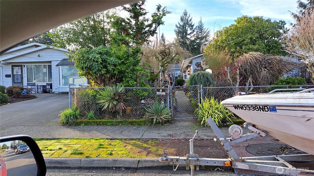 Photo of 7836 S Ainsworth Avenue, Tacoma, WA 98408 (MLS # 2526591)