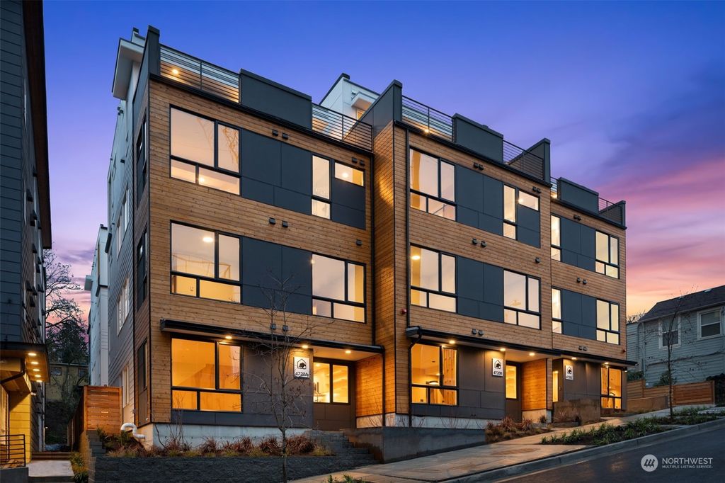 Photo of 4722 F 38th Avenue S, Seattle, WA 98118 (MLS # 2054077)