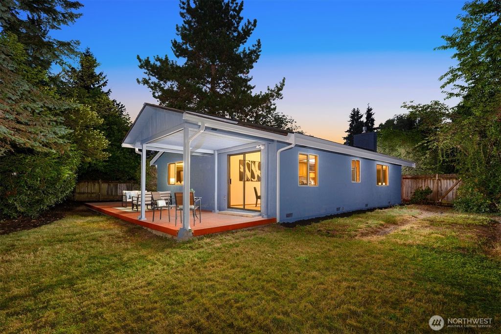 Photo of 13603 88th Place NE, Kirkland, WA 98034 (MLS # 2411793)