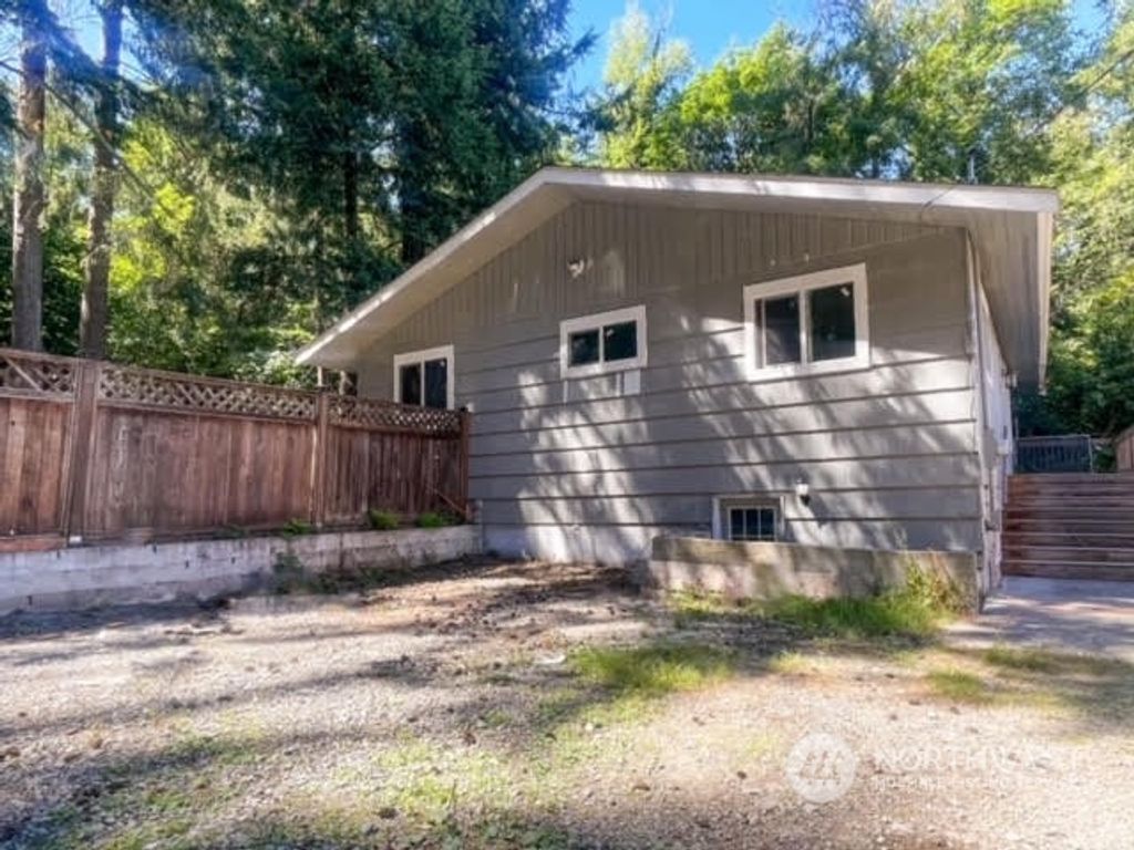 Photo of 20121 1st Avenue S, Normandy Park, WA 98198 (MLS # 2140581)