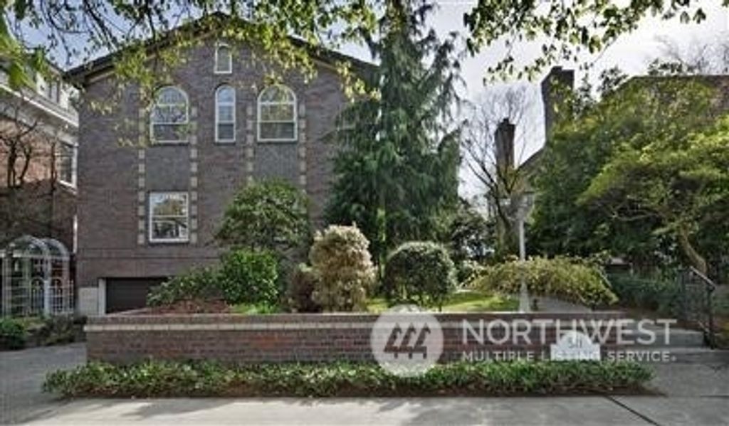 Photo of 511 W Highland Drive, Seattle, WA 98119 (MLS # 2230739)
