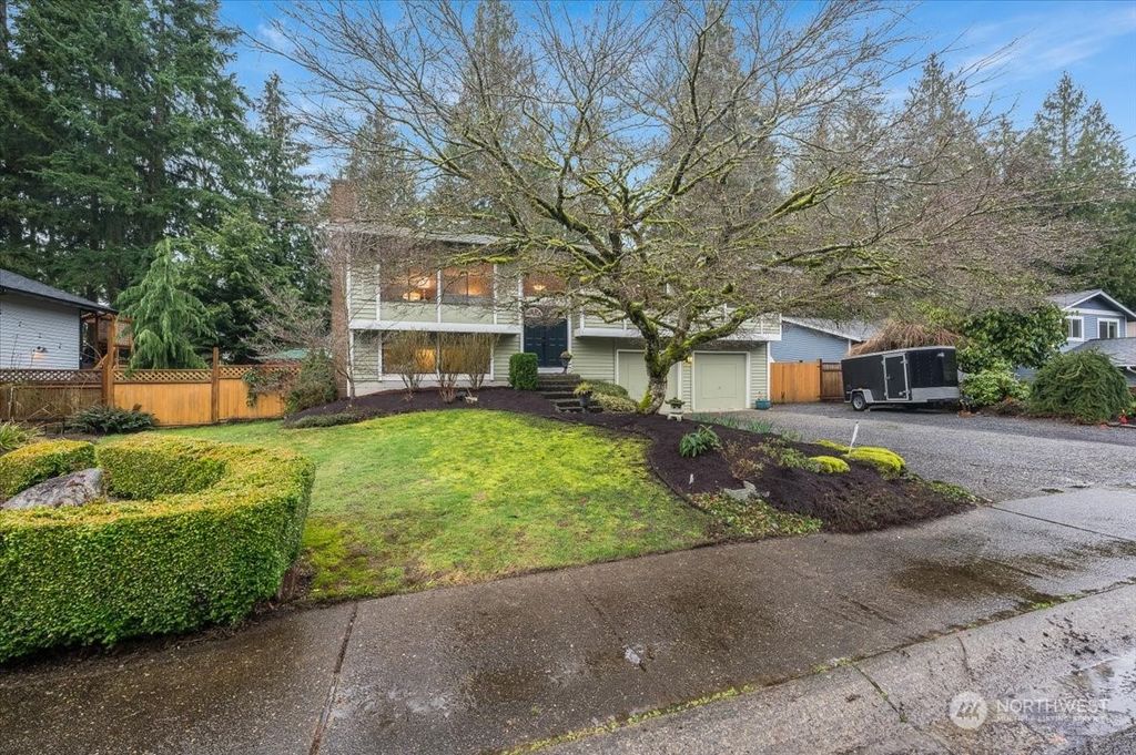 Photo of 10905 164th Place NE, Redmond, WA 98052 (MLS # 2202838)