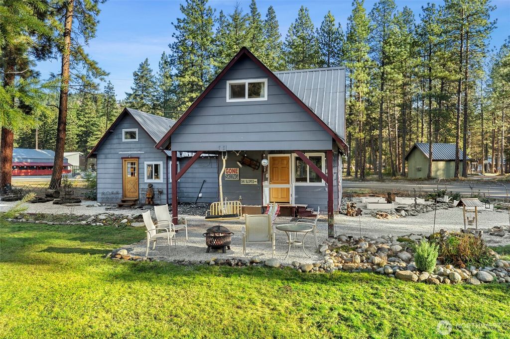 Photo of 25316 Saddle Street, Leavenworth, WA 98826 (MLS # 2463204)