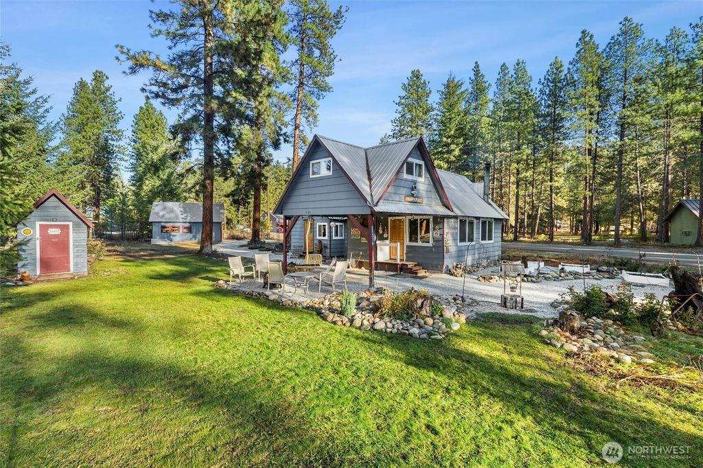 Photo of 25316 Saddle Street, Leavenworth, WA 98826 (MLS # 2463204)