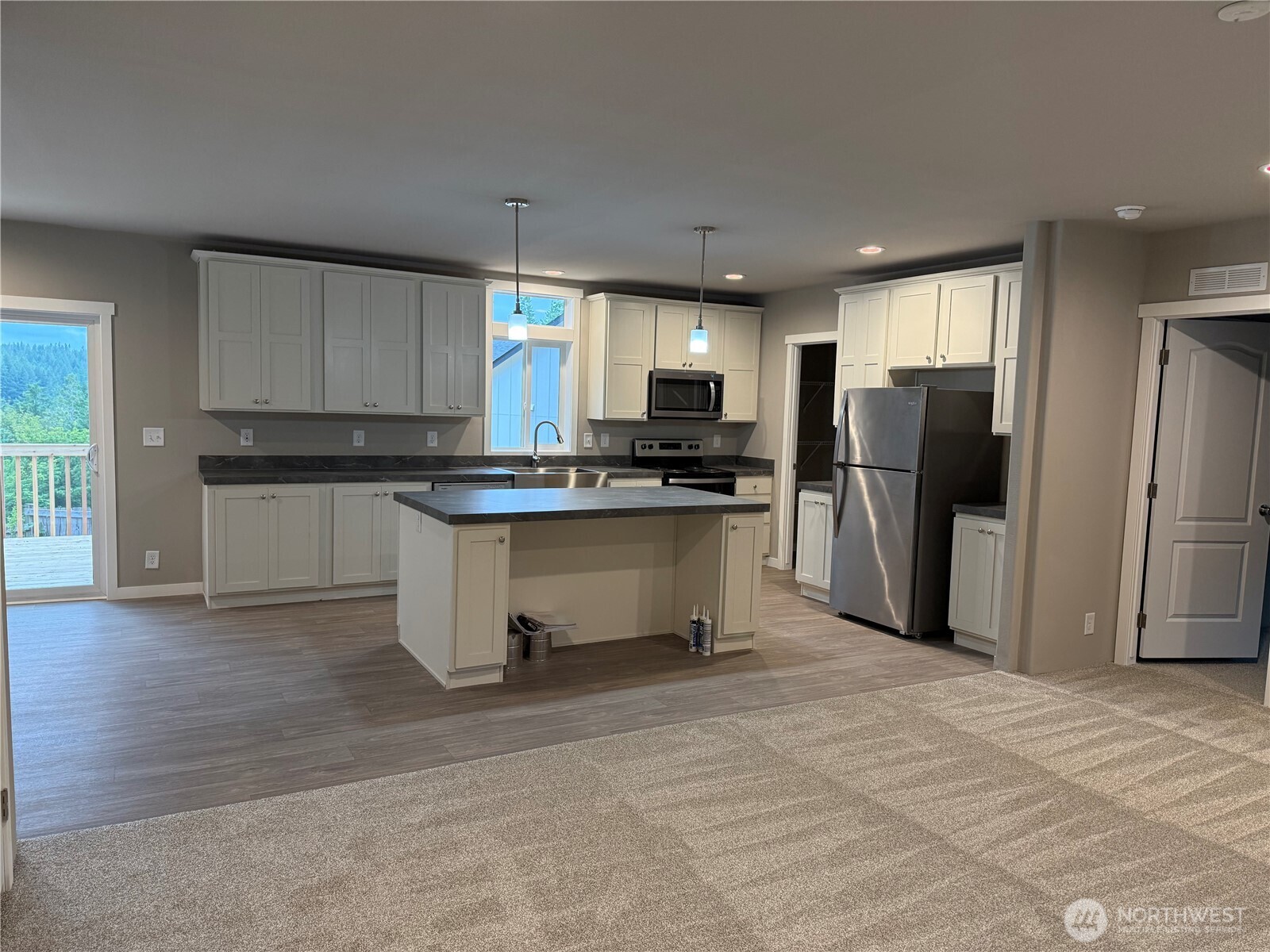31 NE Sail Loft Court