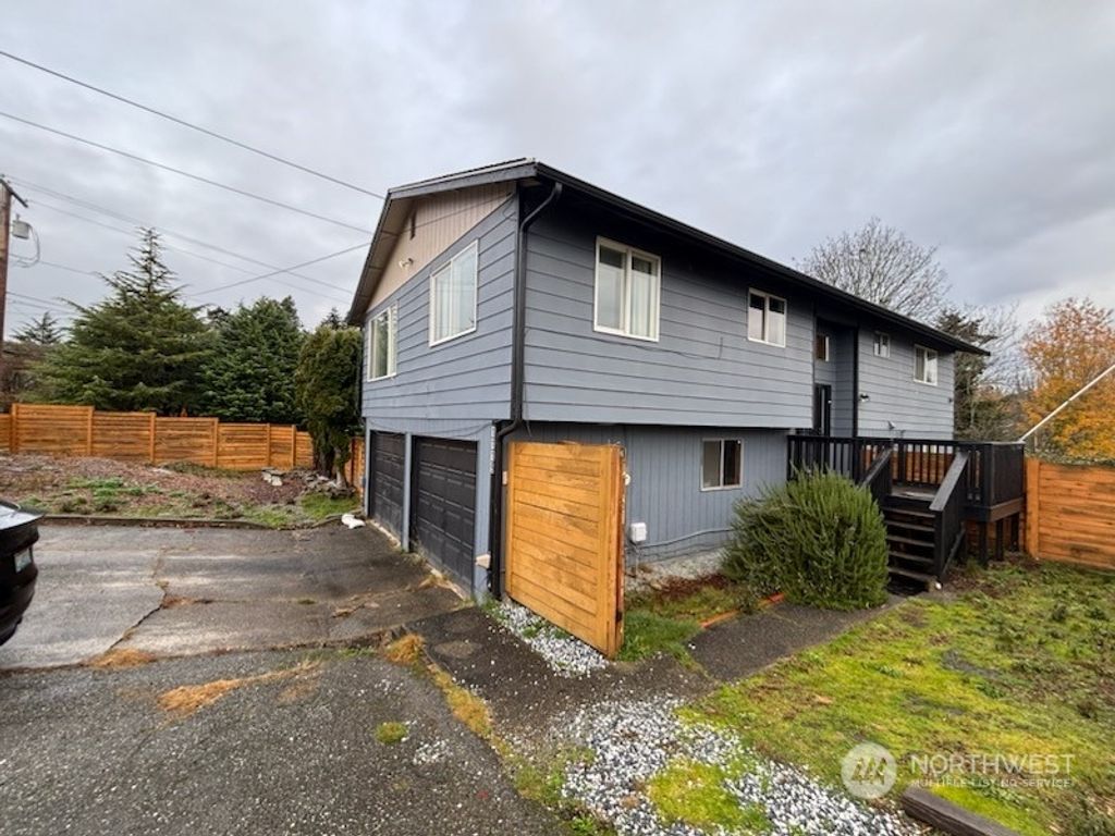 Photo of 1119 S 223rd Street, Des Moines, WA 98198 (MLS # 2326363)