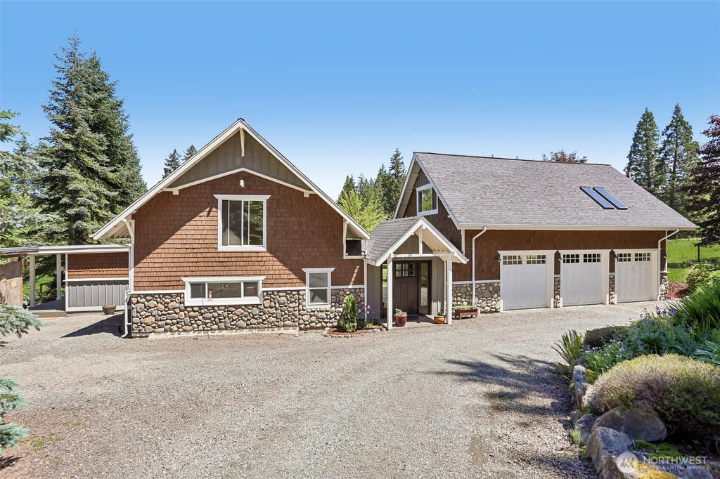 Photo of 32011 SE 48th Street, Fall City, WA 98024 (MLS # 2532364)