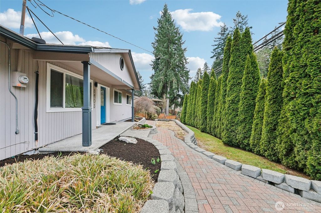 Photo of 8403 NE 138th Street, Kirkland, WA 98034 (MLS # 2486924)