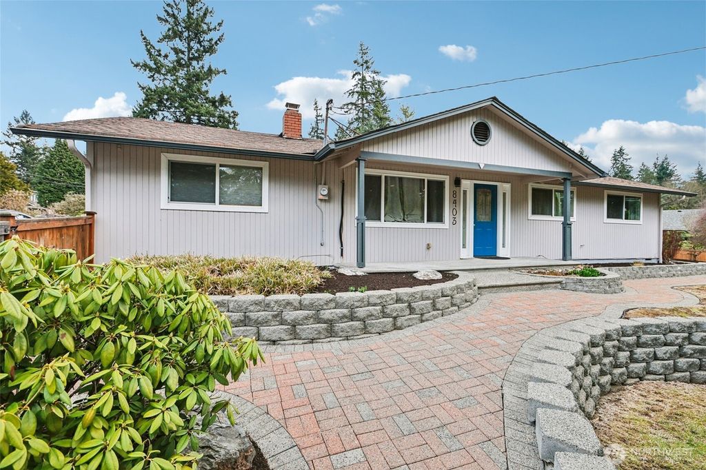 Photo of 8403 NE 138th Street, Kirkland, WA 98034 (MLS # 2486924)