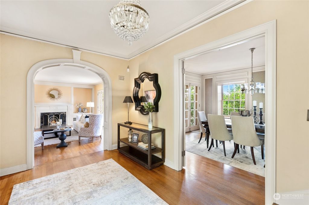 Photo of 700 McGilvra Boulevard E, Seattle, WA 98112 (MLS # 2156329)