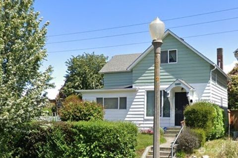 Photo of 2301 S Ainsworth Avenue, Tacoma, WA 98405 (MLS # 2512046)