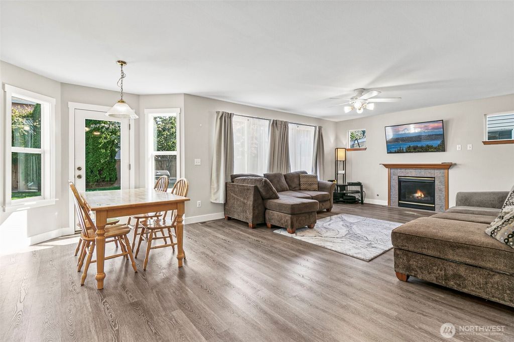 Photo of 27648 238th Place SE, Maple Valley, WA 98038 (MLS # 2421875)