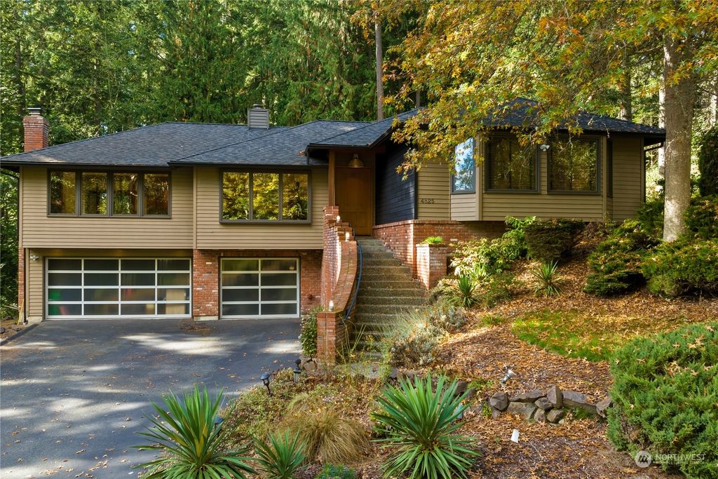 Photo of 4825 225th Avenue NE, Redmond, WA 98053 (MLS # 2173039)