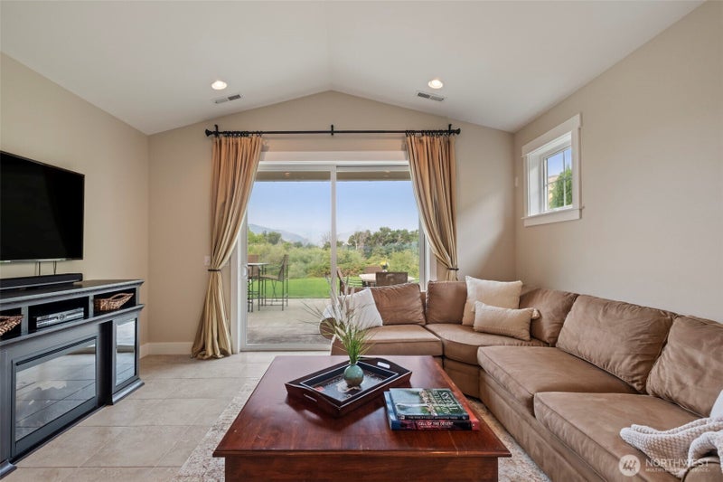 9434 Yakima Lane NW