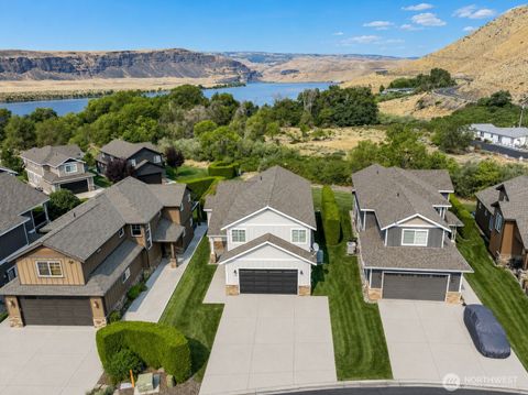 Photo of 9434 Yakima Lane NW, Quincy, WA 98848 (MLS # 2558241)