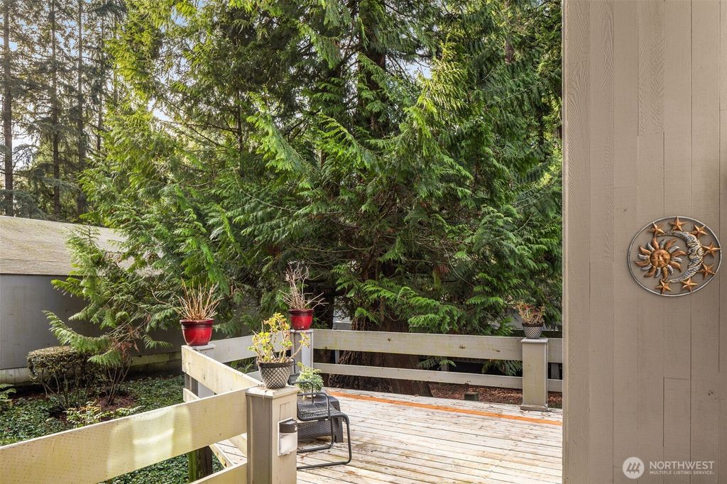 Photo of 13772 NE 60th St St #181, Redmond, WA 98052 (MLS # 2468227)