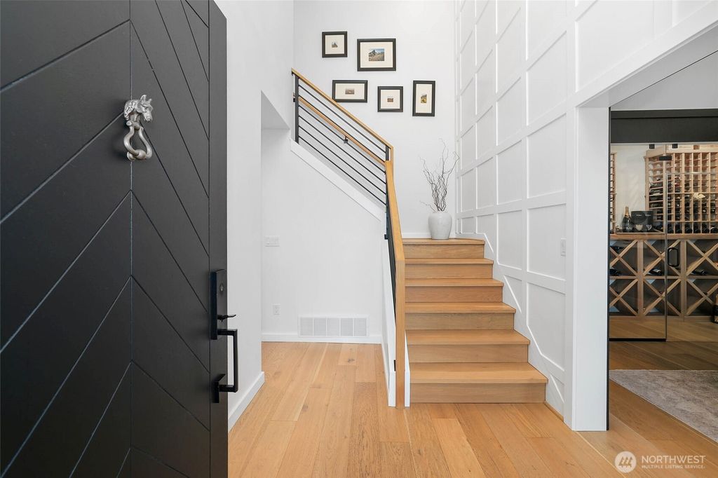 Photo of 1906 31st Avenue SE, Puyallup, WA 98374 (MLS # 2465350)