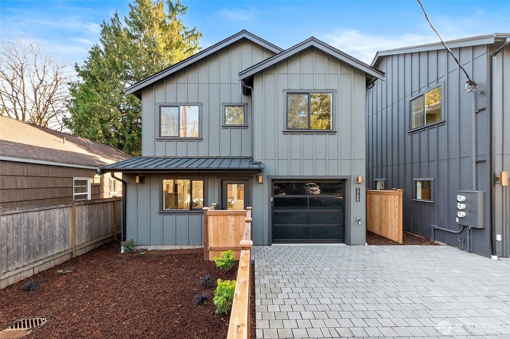Photo of 1709 NE 117th Street, Seattle, WA 98125 (MLS # 2479397)