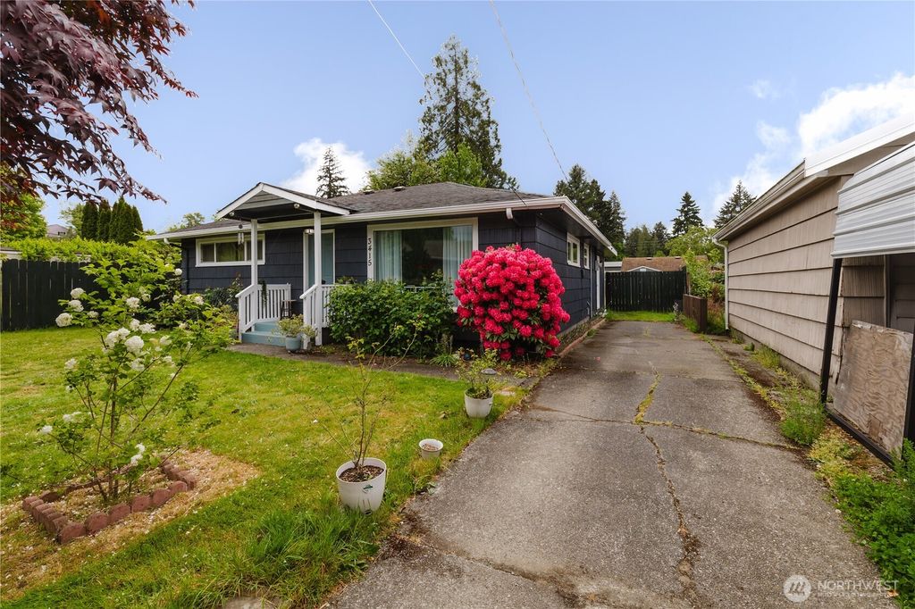 Photo of 3415 9th Street, Bremerton, WA 98312 (MLS # 2525536)