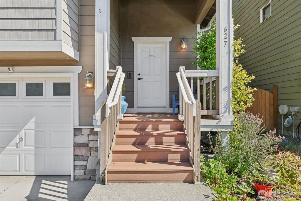 Photo of 627 95th Court SE #2, Everett, WA 98208 (MLS # 2386548)