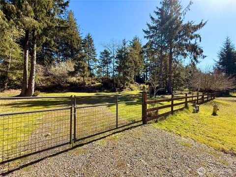 1004 Discovery Avenue SE Ocean Shores WA 98569