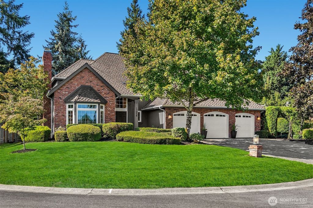 Photo of 17058 SE 47th Court, Bellevue, WA 98006 (MLS # 2424018)