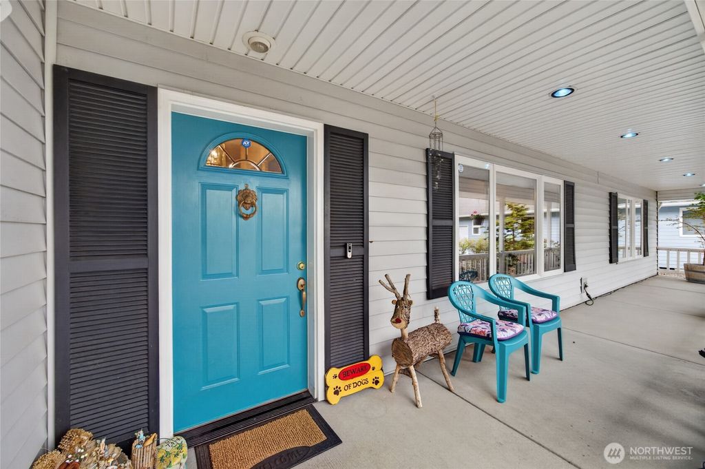 Photo of 654 E Oak Tree Circle, Sequim, WA 98382 (MLS # 2515272)