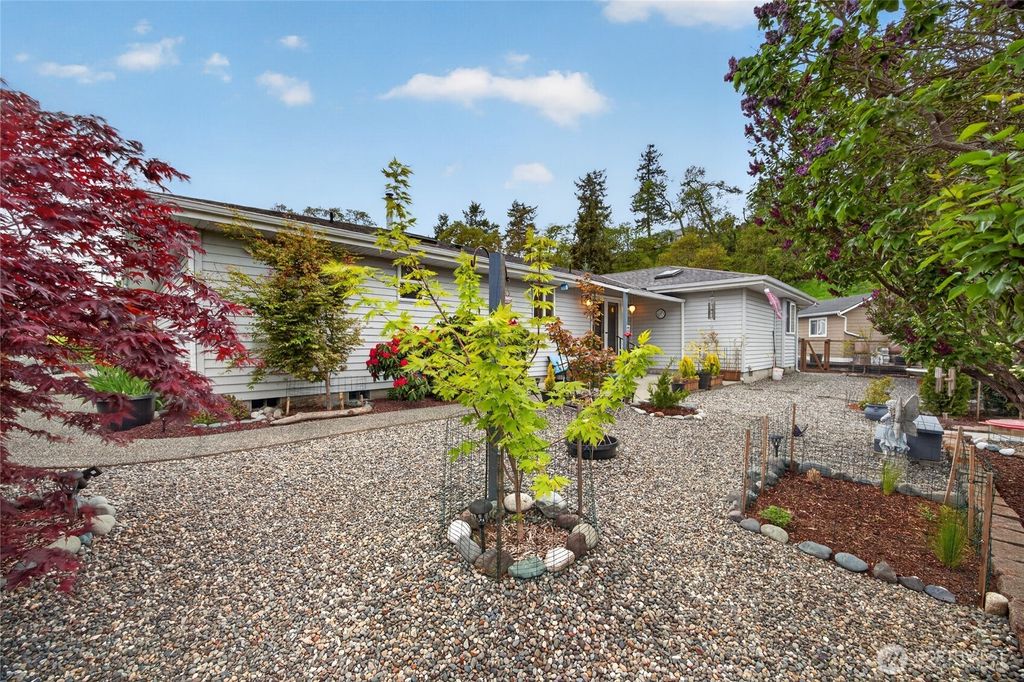 Photo of 654 E Oak Tree Circle, Sequim, WA 98382 (MLS # 2515272)