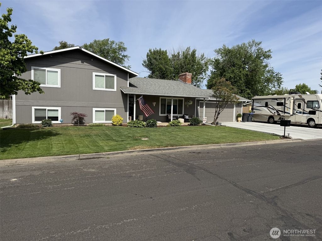 Photo of 2288 Granite Drive, Walla Walla, WA 99362 (MLS # 2530598)