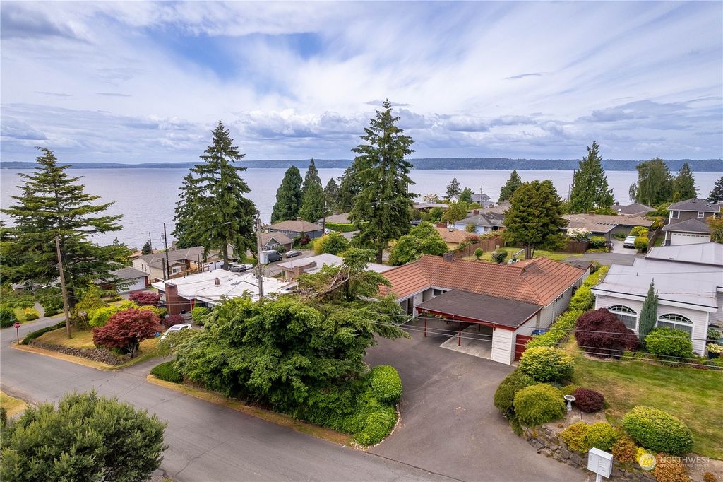 Photo of 11923 28th Avenue SW, Burien, WA 98146 (MLS # 2253351)