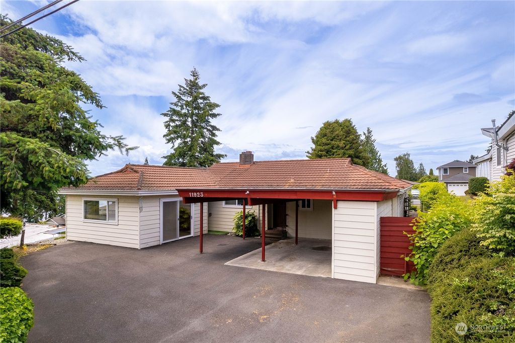 Photo of 11923 28th Avenue SW, Burien, WA 98146 (MLS # 2253351)