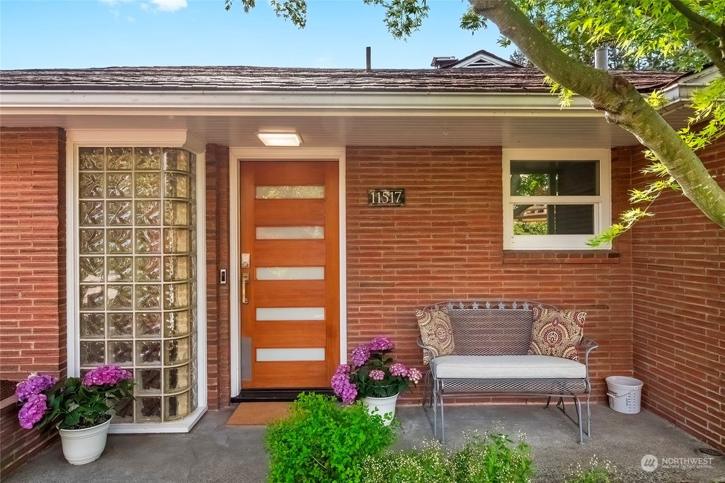 Photo of 11517 2nd Avenue NW, Seattle, WA 98177 (MLS # 2060589)