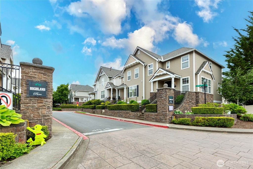 Photo of 540 227th Court NE, Sammamish, WA 98074 (MLS # 2351370)