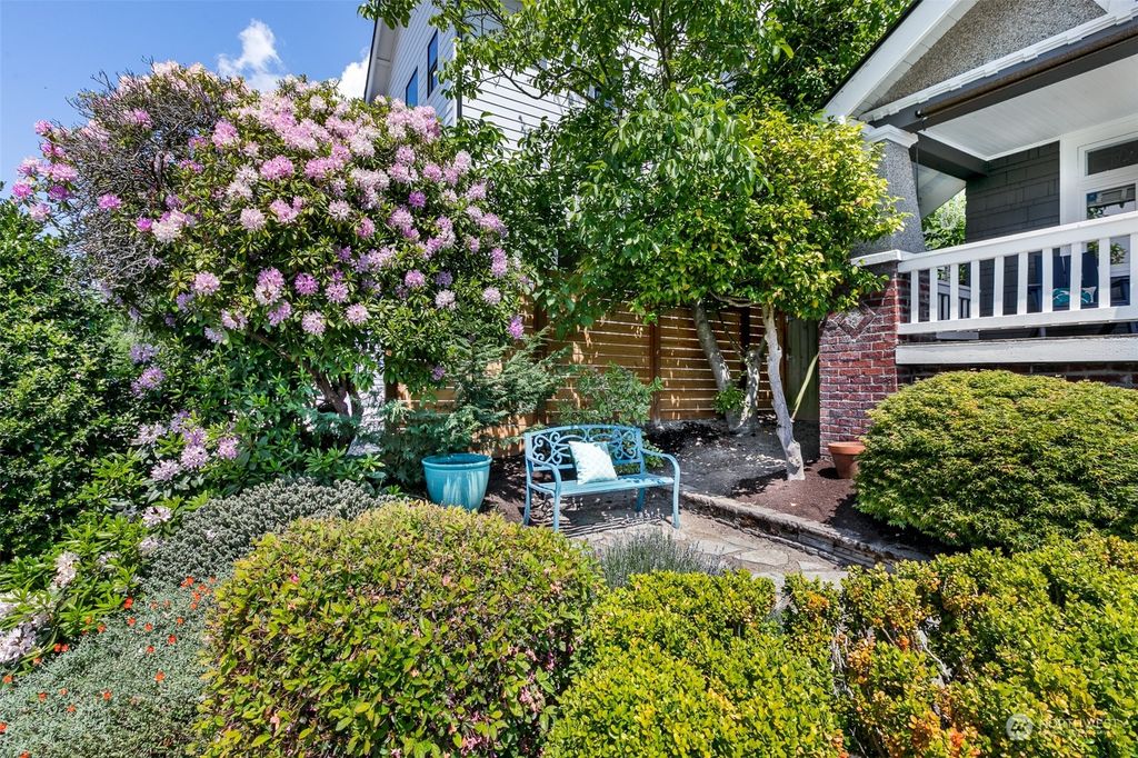 Photo of 5936 44th Avenue SW, Seattle, WA 98136 (MLS # 2074795)