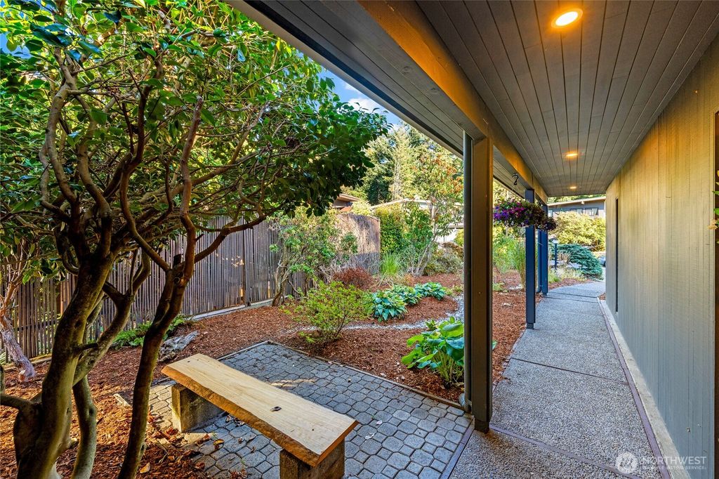 Photo of 13755 16th Avenue SW, Burien, WA 98166 (MLS # 2416039)