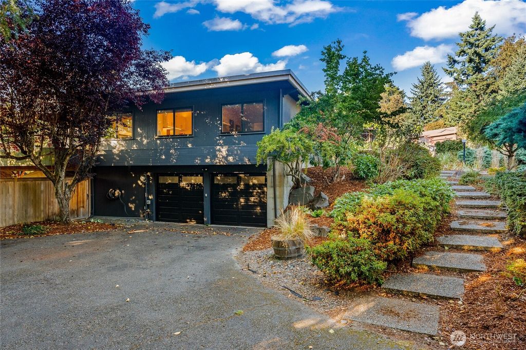 Photo of 13755 16th Avenue SW, Burien, WA 98166 (MLS # 2416039)
