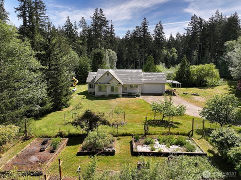 Photo of 965 Rehberg Road, Greenbank, WA 98253 (MLS # 2524388)