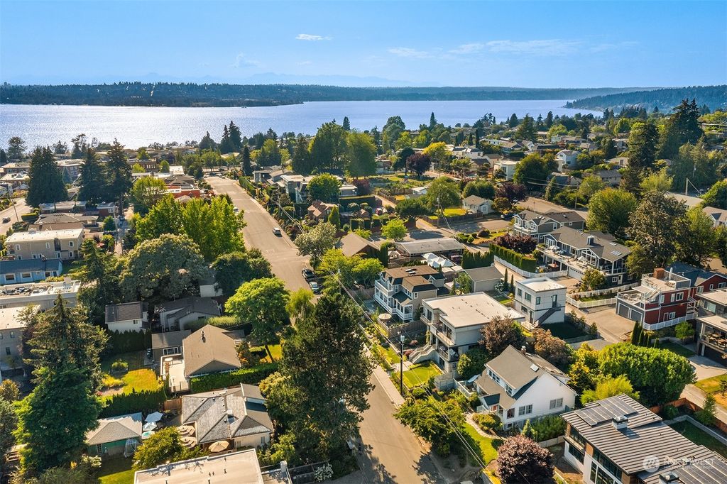 Photo of 222 8th Avenue, Kirkland, WA 98033 (MLS # 2042086)