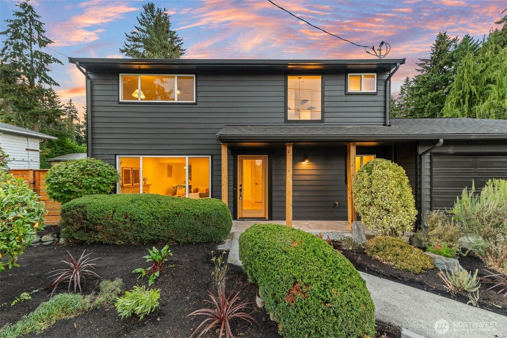 Photo of 16301 Wallingford Avenue N, Shoreline, WA 98133 (MLS # 2575375)
