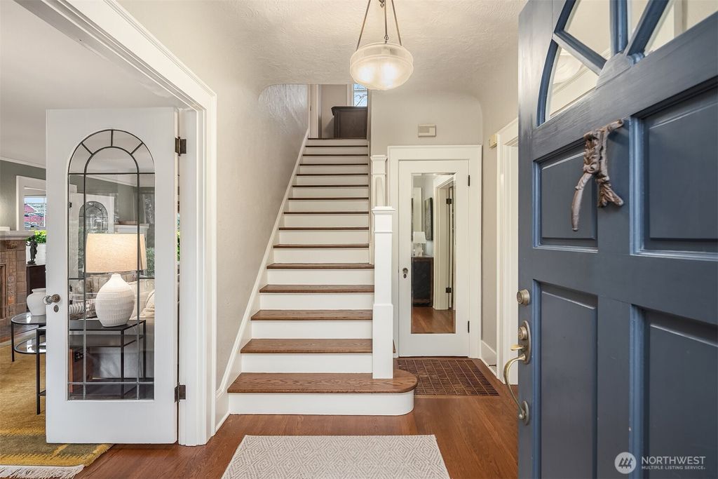 Photo of 3609 Burke Avenue N, Seattle, WA 98103 (MLS # 2491868)