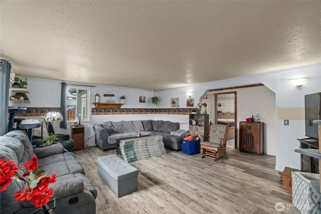 Photo of 212 E Jefferson Street, Napavine, WA 98565 (MLS # 2468672)