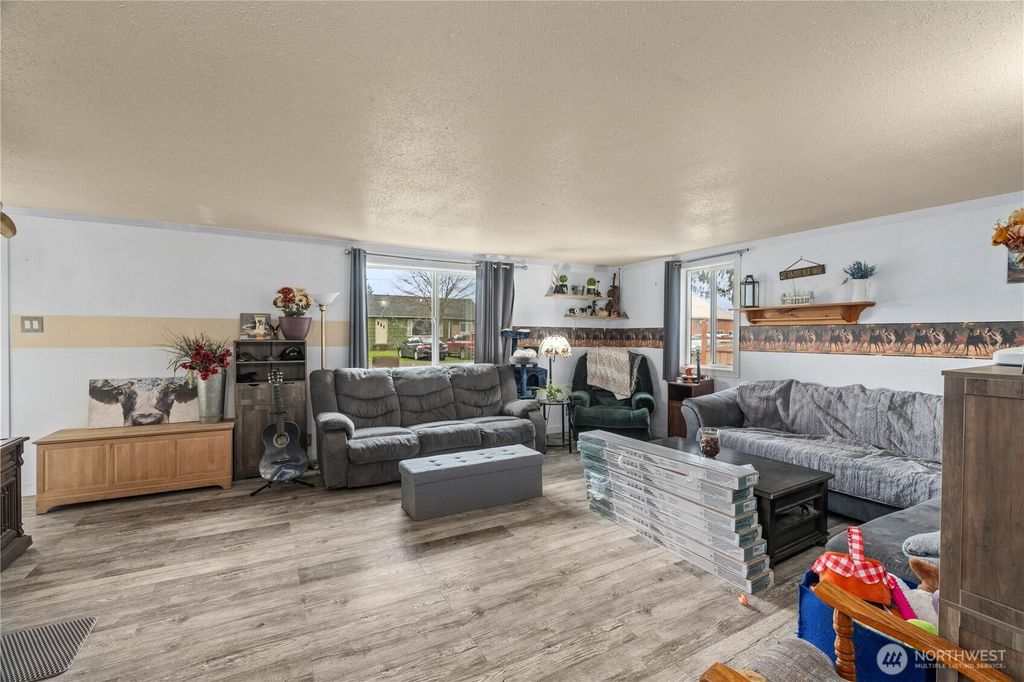 Photo of 212 E Jefferson Street, Napavine, WA 98565 (MLS # 2468672)