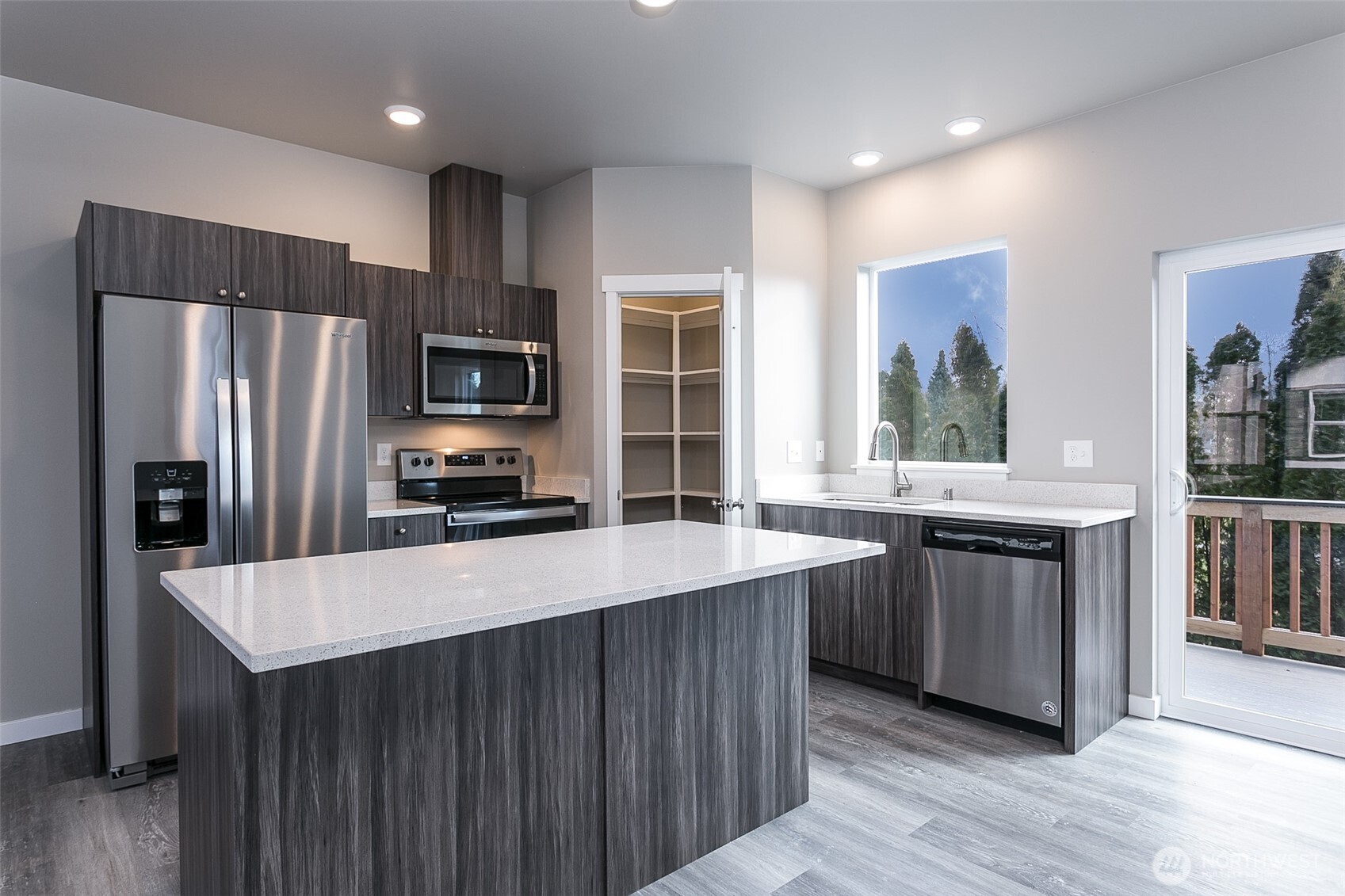 1817 Eastgate Loop