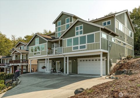 Photo of 2119 20th Street, Anacortes, WA 98221 (MLS # 2430984)