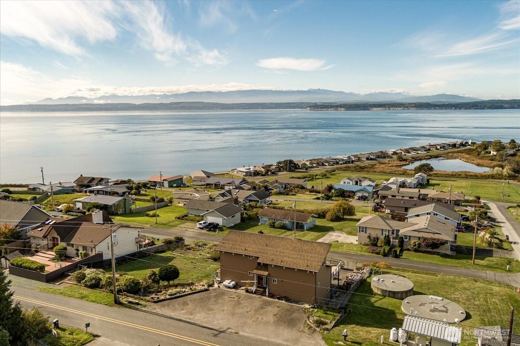 Photo of 4946 Scurlock Road, Freeland, WA 98249 (MLS # 2447112)