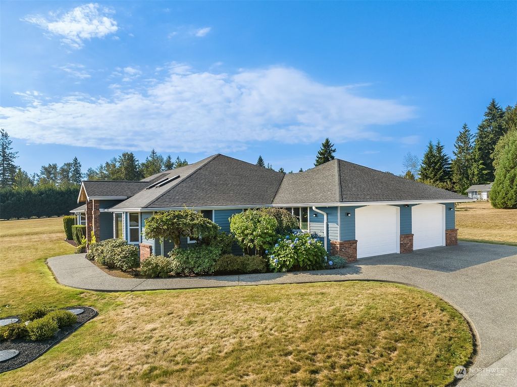 Photo of 12511 44th Street NE, Lake Stevens, WA 98258 (MLS # 2168067)