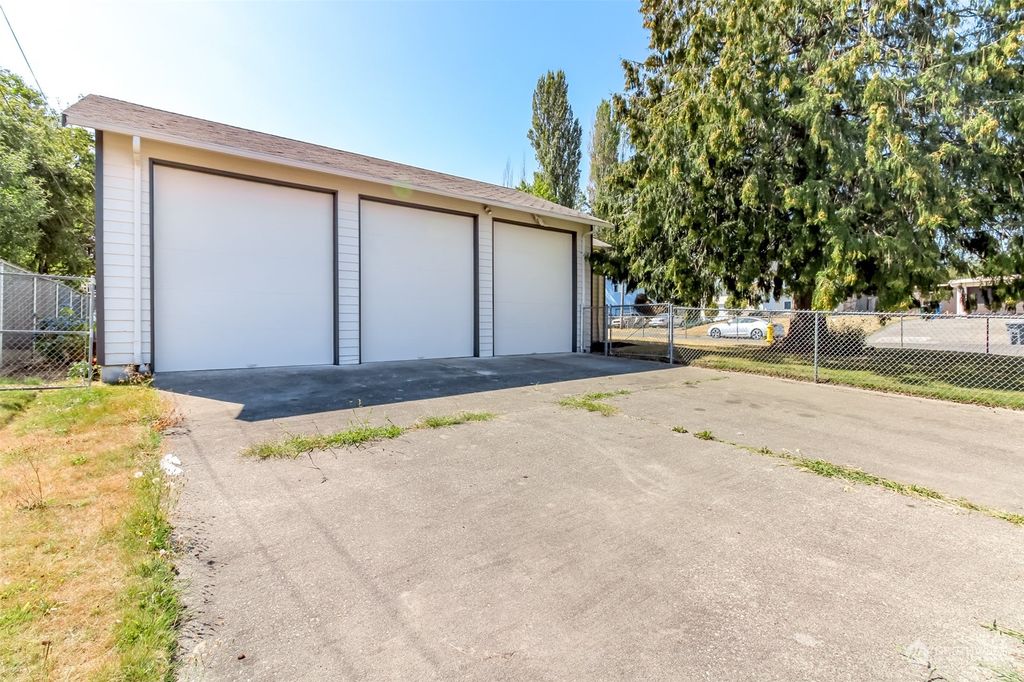 Photo of 16602 116th Place SE, Renton, WA 98058 (MLS # 2025072)